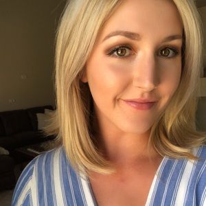 Meet your Posher, Caitlin